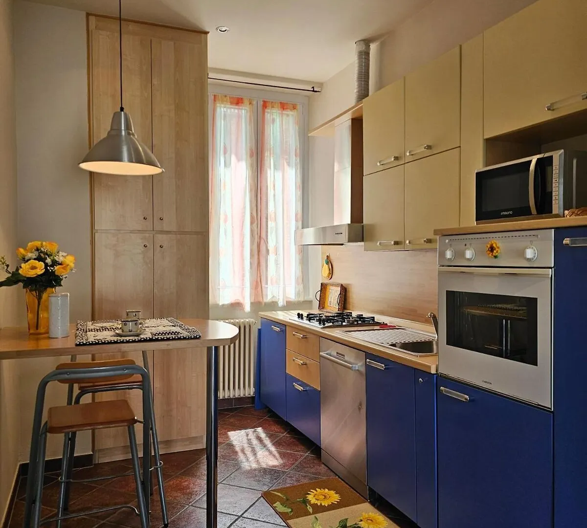 Il Girasole Holiday Home Порто-Черезио